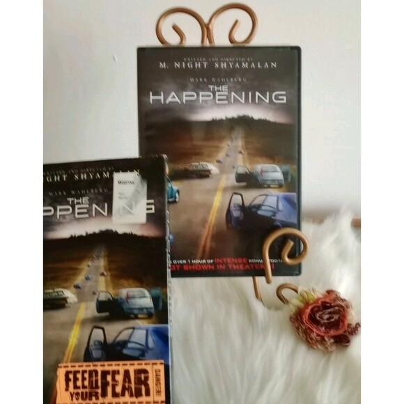 The Happening (DVD, 2009 Widescreen) Mark Wahlberg Intense Apocalyptic Movie - Picture 2 of 4